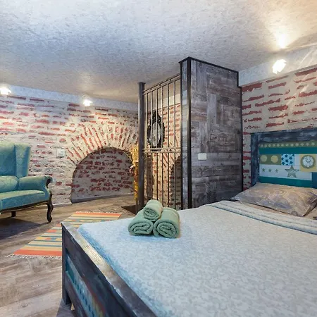 Loft On Karla Marksa *